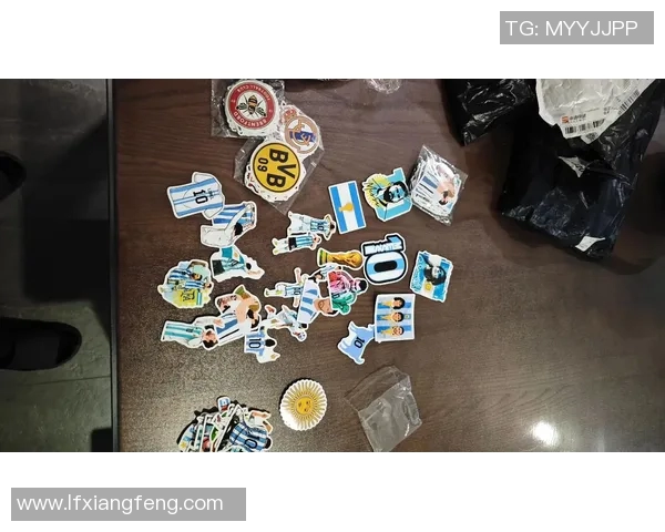 梅西足球明星贴纸热潮引领球迷收藏新风尚